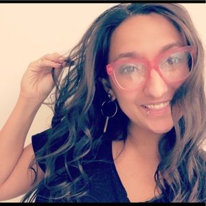 Meet your Posher, Whitney